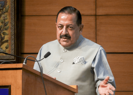 संकीर्ण स्वार्थों के कारण 'एक राष्ट्र, एक चुनाव' का विरोध कर रहे कुछ राजनीतिक दल : डॉ. जितेंद्र सिंह