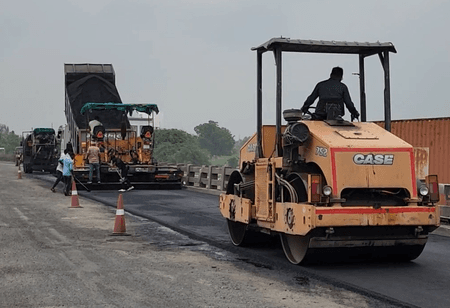 गुजरात : मुख्यमंत्री के निर्देश के बाद सड़कों की मरम्मत, स्थानीय लोगों ने जताई खुशी