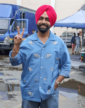 एमी विर्क ने पंजाब में बाढ़ पीड़ित 200 घरों को लिया गोद, गुरु रंधावा-सोनू सूद ने भी बढ़ाए मदद के हाथ