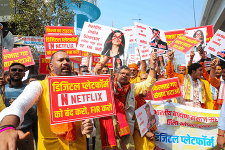 वेब सीरीज 'घूसखोर पंडत' पर विवाद बढ़ा, डायरेक्टर के खिलाफ लखनऊ में एफआईआर