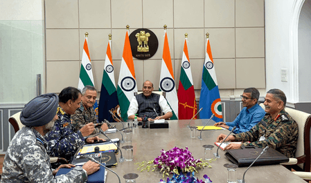 रक्षा मंत्री ने सेना प्रमुखों के साथ की ‘ऑपरेशन सिंदूर’ व मौजूदा स्थिति की समीक्षा