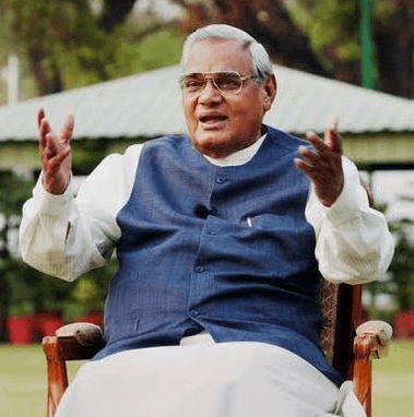 पूर्व पीएम अटल बिहारी वाजपेयी की पुण्यतिथि पर नेताओं ने दी श्रद्धांजलि