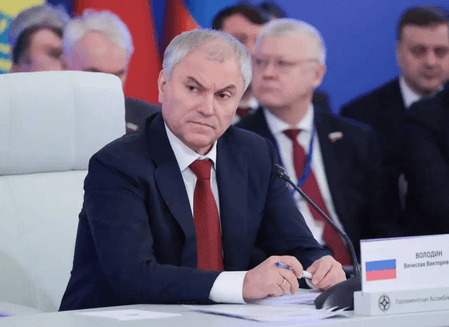 रूस की स्टेट ड्यूमा के स्पीकर उत्तर कोरिया पहुंचे, शहीद सैनिकों के स्मारक समारोह में होंगे शामिल