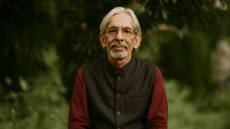 ‘जनकवि’ आलोक धन्वा, जिनकी कविताओं में दिखती है पीड़ा, संघर्ष और आशा की कहानी