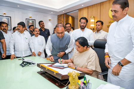 सुनेत्रा पवार एनसीपी की राष्ट्रीय अध्यक्ष के रूप में पदभार संभालने के लिए तैयार