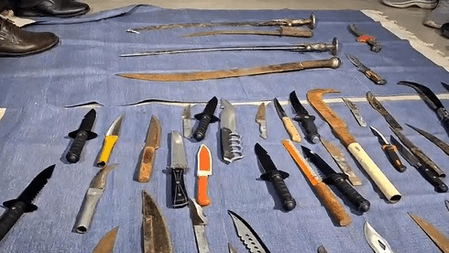 ऑपरेशन 'रैम्बो' : सूरत के 11 थाना क्षेत्रों से 72 आरोपी गिरफ्तार, कई हथियार बरामद