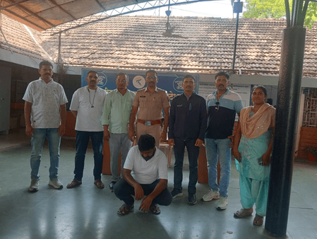 महाराष्ट: करोड़ों रुपए की ठगी के मामले में फरार चल रहे आरोपी को पुलिस ने किया गिरफ्तार