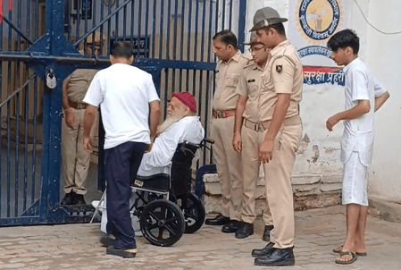 आसाराम बापू जोधपुर जेल लौटे, कोर्ट ने नहीं बढ़ाई अंतरिम जमानत