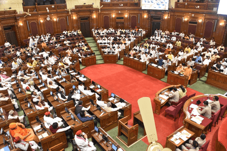 यूपी की खेती ने 8 साल में रचा इतिहास, गेहूं-चावल से लेकर गन्ना, दलहन-तिलहन में रिकॉर्ड उत्पादन : सीएम योगी