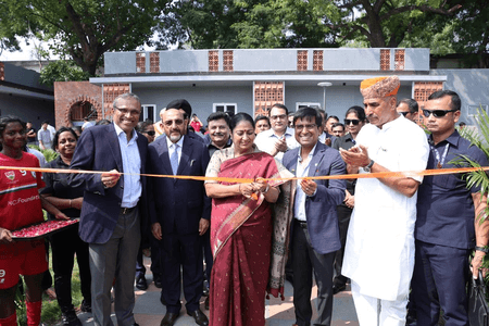 सीएम रेखा गुप्ता ने दिल्ली के सिविल लाइंस में फुटबॉल अकादमी के नए ग्राउंड का उद्घाटन किया