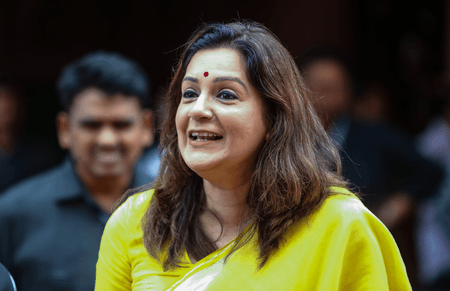 आधी आबादी के लिए 33 प्रतिशत आरक्षण जरूरी: प्रियंका चतुर्वेदी