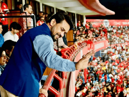 बर्थडे स्पेशल: केंद्रीय राजनीति के उतार-चढ़ाव में भी अडिग रहा अनुराग ठाकुर का जनाधार