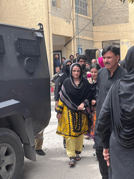 पाकिस्तान की एंटी-टेररिज्म कोर्ट ने मानवाधिकार कार्यकर्ता माहरंग बलूच को 10 दिन की पुलिस रिमांड पर भेजा