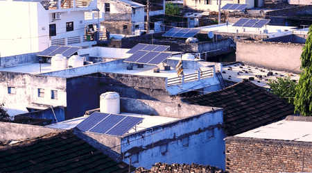 गुजरात का ऐसा गांव, जहां तीन साल से सभी घरों का बिजली बिल आ रहा शून्य पर कैसे?