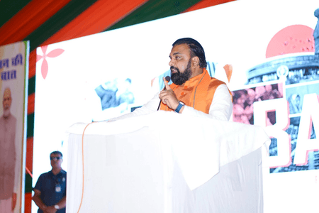 बिहार : सीएम सम्राट चौधरी ने अधिकारियों को चेताया, फाइल लंबित रखा तो होगी कार्रवाई