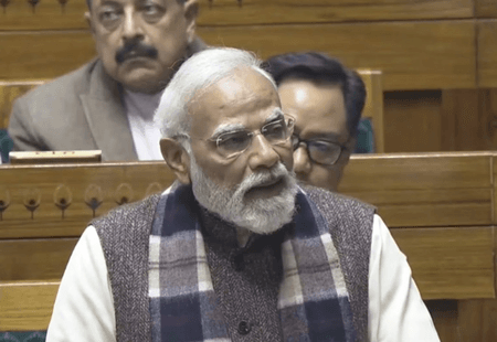 पीएम मोदी ने सुनाई 'वंदे मातरम्' की गौरव गाथा; कहा- गीत से अंग्रेजों को ईंट का जवाब पत्थर से दिया गया