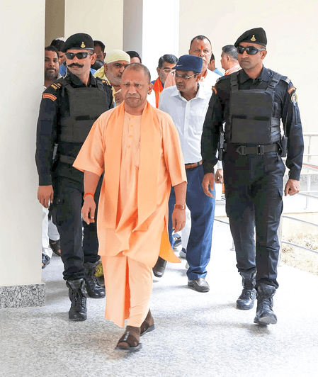 जाति और धर्म आधारित आदेश पर सीएम योगी नाराज, अधिकारी सस्पेंड