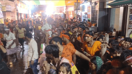 बिहार: श्रावण महीने की तीसरी सोमवारी को शिवालयों में आस्था का अभिषेक, हर-हर महादेव से गूंज रहा गरीबनाथ धाम