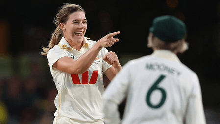 एनाबेल सदरलैंड ने झटके 4 विकेट, पिंक बॉल टेस्ट की पहली पारी में 198 रन बनाकर सिमटी भारतीय टीम