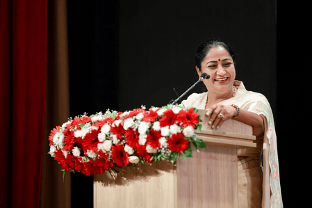 मुझे तूफानों से जूझने की आदत, असुरी शक्तियों से डरने वाली नहीं : सीएम रेखा गुप्ता