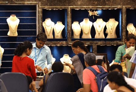 पश्चिम एशिया में तनाव कम होने के संकेतों के बीच कीमती धातुओं ने पकड़ी रफ्तार, सोना 3 प्रतिशत उछला तो चांदी में 5 प्रतिशत की तेजी