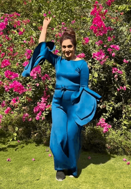 'खेल खेल में' के गोल्डन जुबली पर थिरकी मीनाक्षी शेषाद्रि, 'एक मैं और एक तू' पर किया कमाल का डांस