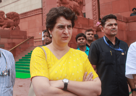 राहुल किसी हमले से नहीं डरते, सब कुछ सह लेंगे : प्रियंका गांधी