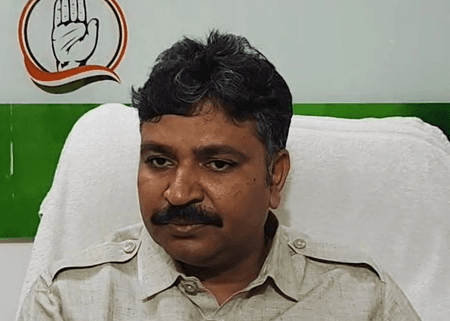 कुछ लोगों से घिरे हैं मुख्यमंत्री भजनलाल शर्मा, फैसले लेने की स्थिति में नहीं हैं : टीका राम जूली