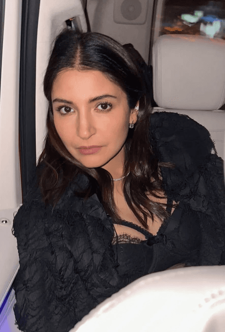 अनुष्का शर्मा ने बेंगलुरु में मची भगदड़ पर दुख जताया