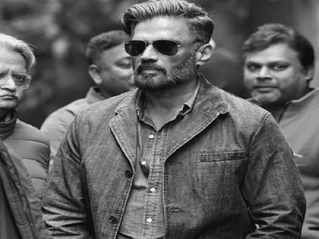 'दिल को छू लेने वाली निडर कहानी', अस्सी का ट्रेलर देख खुशी से गदगद हुए सुनील शेट्टी