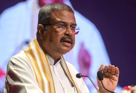 भुवनेश्वर : रोजगार मेले में धर्मेंद्र प्रधान ने 201 युवाओं को सौंपे नियुक्ति पत्र, आर्थिक प्रगति पर दिया जोर