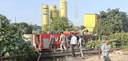 गाजियाबाद : ट्रेन की लगेज बोगी में धुआं, शॉर्ट सर्किट से आग लगने की आशंका