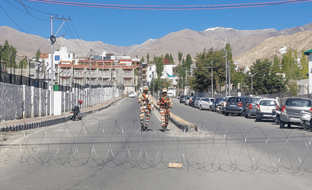 लेह में दोपहर 1 बजे से 3 बजे तक कर्फ्यू में दी गई ढील