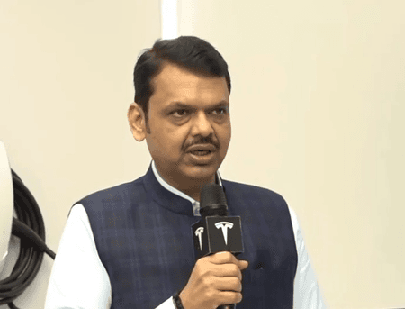 भारत में ईवी का बड़ा बाजार, टेस्ला की एंट्री से आएगा बदलाव : सीएम देवेंद्र फडणवीस