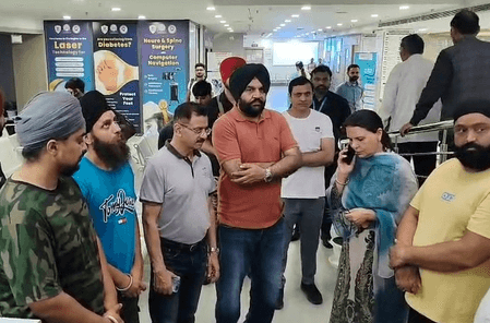 पुंछ हमले में घायल हुए परिवार से मिले कांग्रेस सांसद गुरजीत सिंह औजला, मदद का दिया आश्वासन