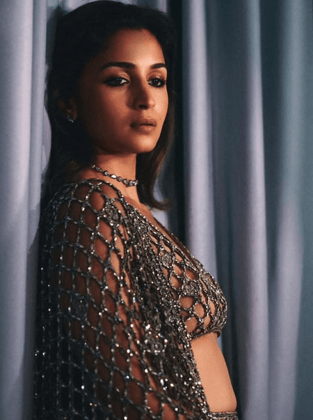 आलिया भट्ट के 'हैप्पी सनी डे' लुक पर फिदा करण जौहर, जोया अख्तर ने भी किया कमेंट