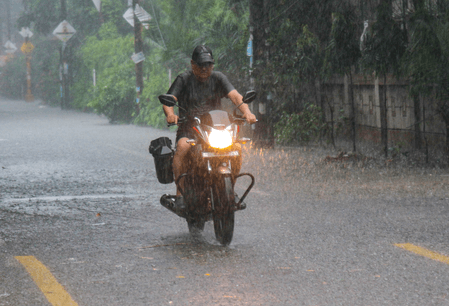 एनसीआर में पूरे हफ्ते मौसम रहेगा सुहावना, रिमझिम बारिश के साथ पारे में आएगी गिरावट