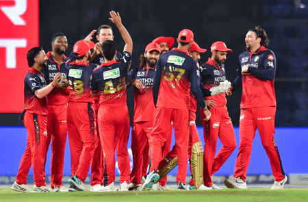 आईपीएल 2026: भुवनेश्वर और हेजलवुड की पूर्व कीवी तेज गेंदबाज मिशेल मैक्लेनाघन ने तारीफ की