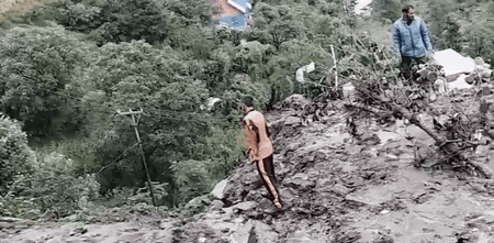 जम्मू-कश्मीर: रामबन में बादल फटने से तबाही, 4 की मौत एक लापता, राहत कार्य तेज (लीड-1)