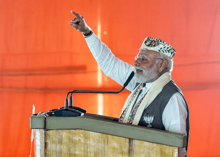 पीएम मोदी ने की भारतीय नस्ल के डॉग्स पर चर्चा, इंडियन ब्रीड्स को अपनाने की अपील