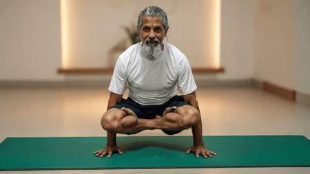 बेहतर मेटाबॉलिज्म और ब्लड सर्कुलेशन के लिए अपनाएं उत्थित पद्मासन