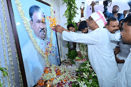 सीएम हेमंत सोरेन ने दिवंगत मंत्री रामदास सोरेन को दी श्रद्धांजलि