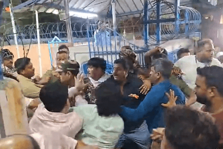 बंगाल चुनाव: जगतदल इलाके में टीएमसी और भाजपा कार्यकर्ताओं के बीच झड़प, कई घायल