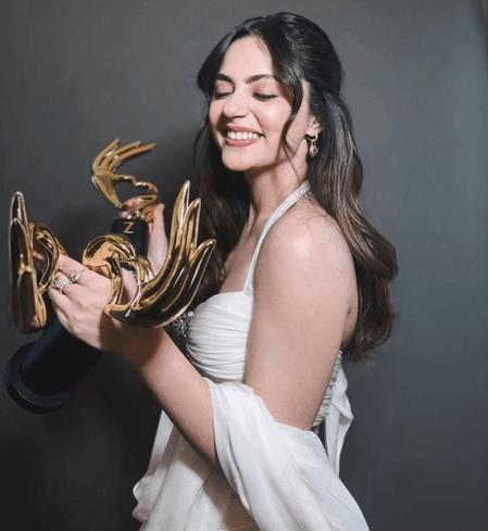 दो जी सिने अवॉर्ड मिलने पर बोलीं अनीत पड्डा, 'मैंने मेहनत से अपने पापा का सपना पूरा किया'