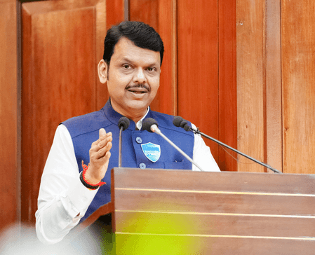 महाराष्ट्र के सीएम देवेंद्र फडणवीस ने की एआई 'महाभारत: एक धर्मयुद्ध' की तारीफ