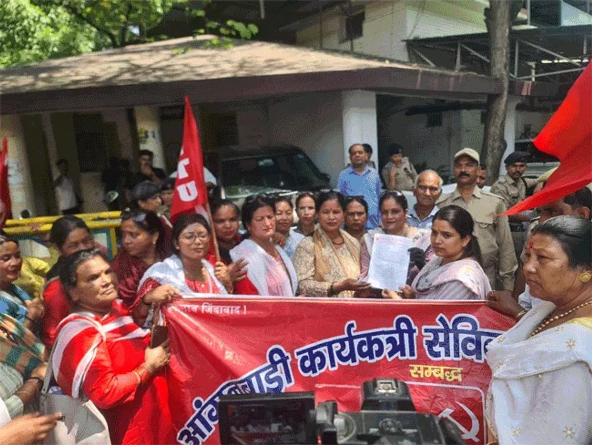 Anganwadi workers protest Dehradun,
