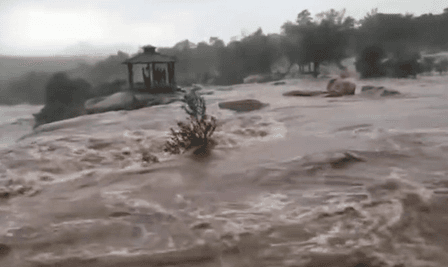 छत्तीसगढ़ : झरने में बढ़ते जलस्तर में फंसे पांच पर्यटक