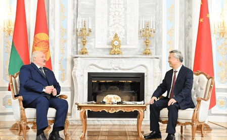 ली शी ने बेलारूस की आधिकारिक यात्रा की