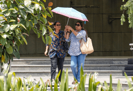 एनसीआर में मौसम का बदला मिजाज, धूप-बारिश और आंधी से लोग परेशान