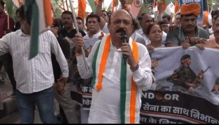 दिल्ली के जनकपुरी और रोहिणी में निकाली गई तिरंगा यात्रा